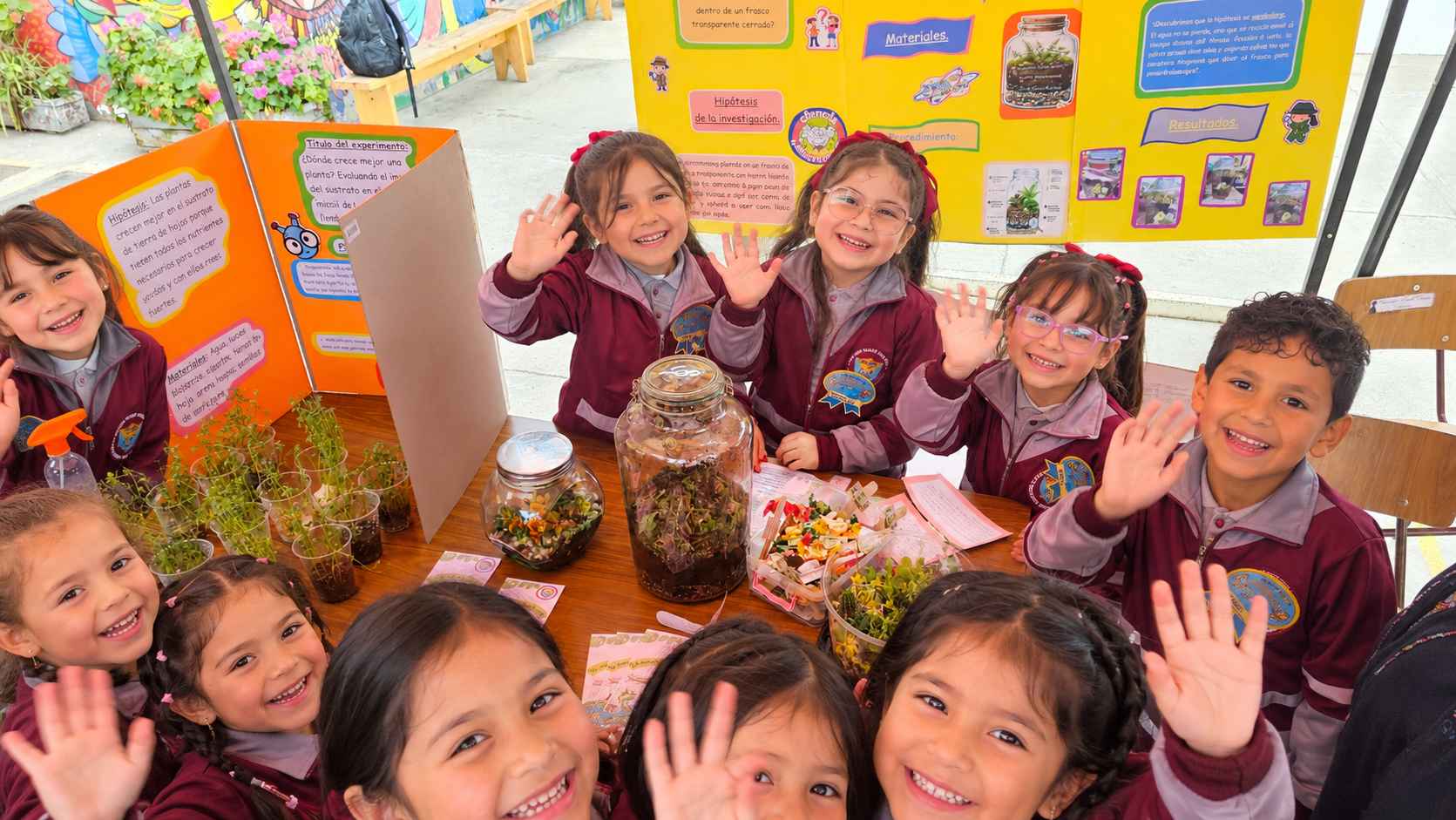 En 2° Feria Científica de Colegio Caleta San Pedro exponen sobre ciencia y cuidado del medio ambiente