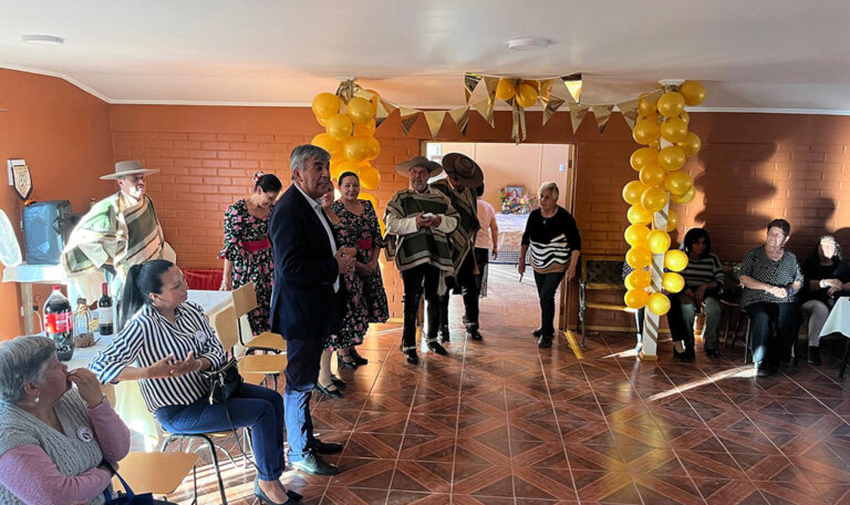Club Adulto Mayor Santa Teresita de Calingasta celebra 22 años de vida con renovada sede